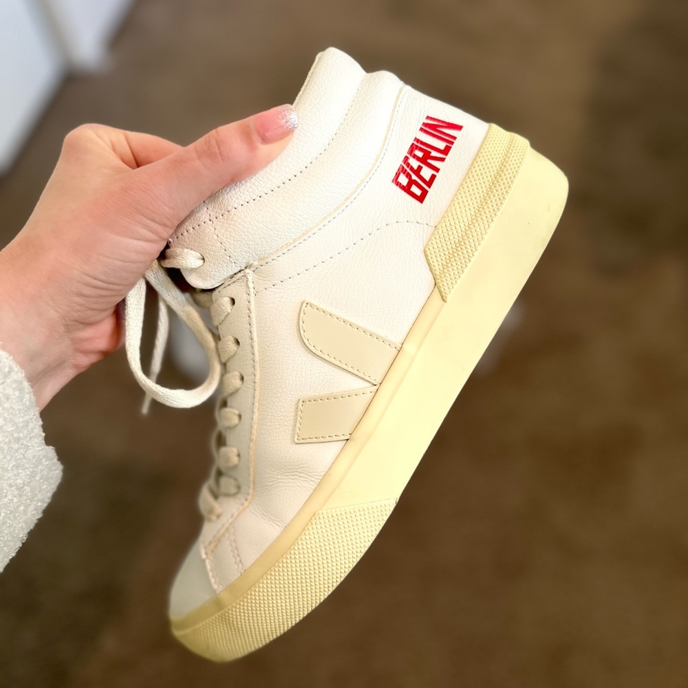 Minotaur Veja X Berlin White Pierre